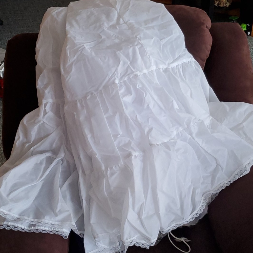New David's Bridal white Petticoat